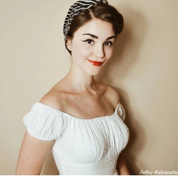 Elegant White Off-Shoulder Dress - Picture 10 of 12